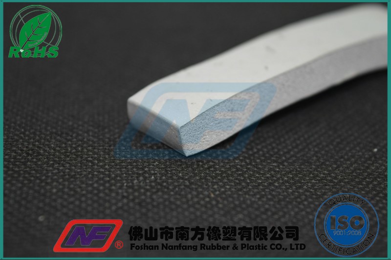 如何解決硅膠發(fā)泡密封條發(fā)泡孔不足問(wèn)題？