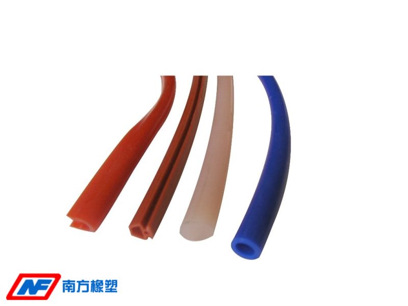 在制作硅膠發(fā)泡管時(shí)，我們需要注意什么